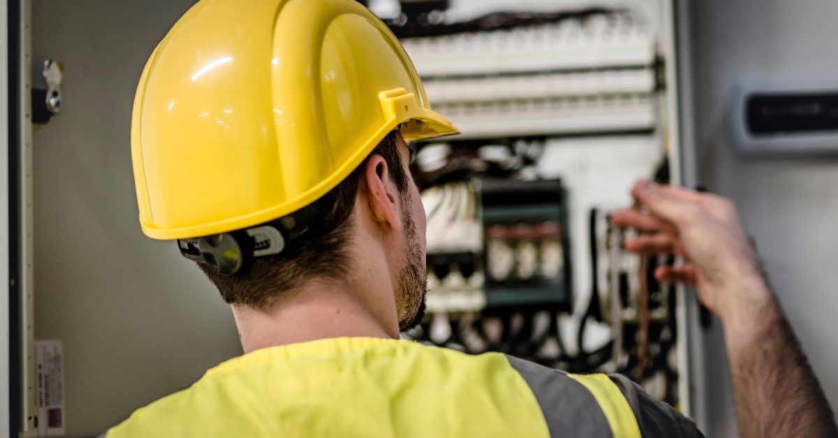 Hoe kies je een betrouwbare elektricien?